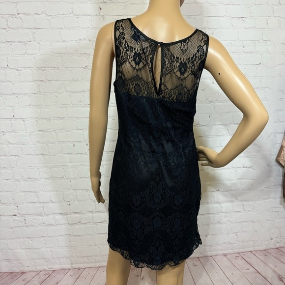 ARMANI EXCHANGE black lace with sateen underlay sheath dress in size 6 EUC - Picture 11 of 16